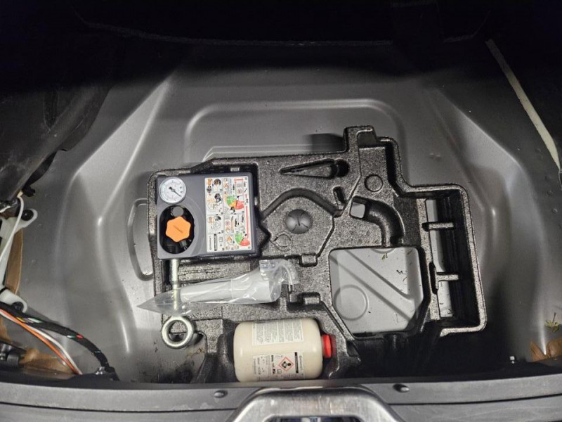 Photo 11 de l'offre de VOLVO XC60 2.0 D4 190 MOMENTUM GEARTRONIC à 23990€ chez MKP Distribution