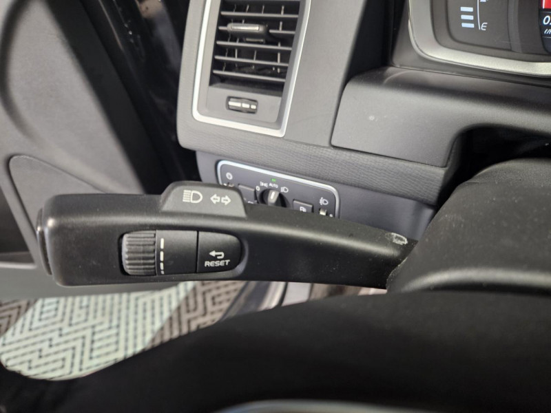 Photo 22 de l'offre de VOLVO XC60 2.0 D4 190 MOMENTUM GEARTRONIC à 23990€ chez MKP Distribution