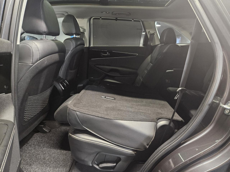 Photo 33 de l'offre de KIA SORENTO 2.2 CRDI 200  AWD GT-Line  BVA8 à 29990€ chez MKP Distribution