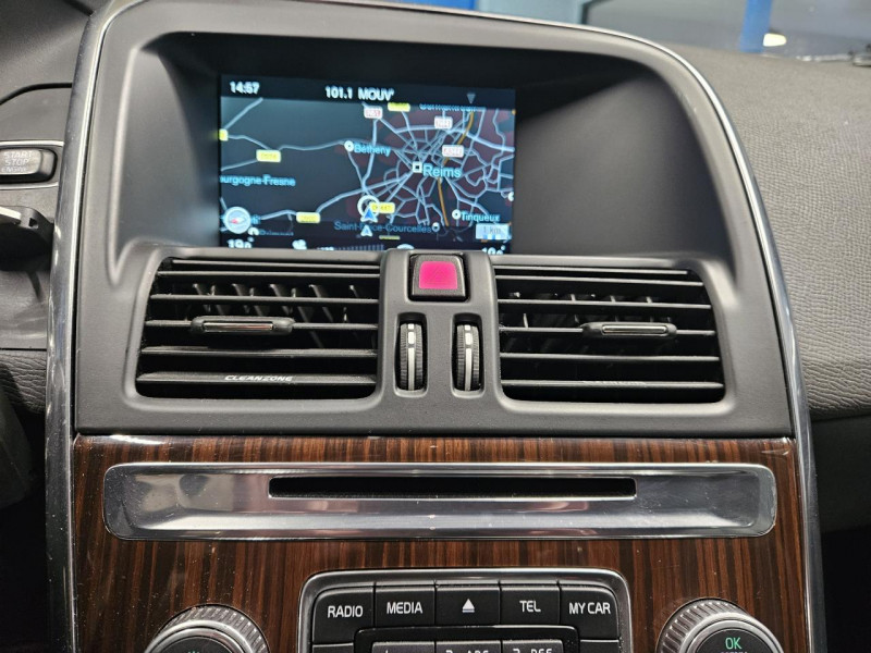 Photo 30 de l'offre de VOLVO XC60 2.0 D4 190 MOMENTUM GEARTRONIC à 23990€ chez MKP Distribution