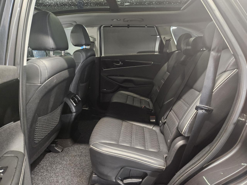 Photo 16 de l'offre de KIA SORENTO 2.2 CRDI 200  AWD GT-Line  BVA8 à 29990€ chez MKP Distribution