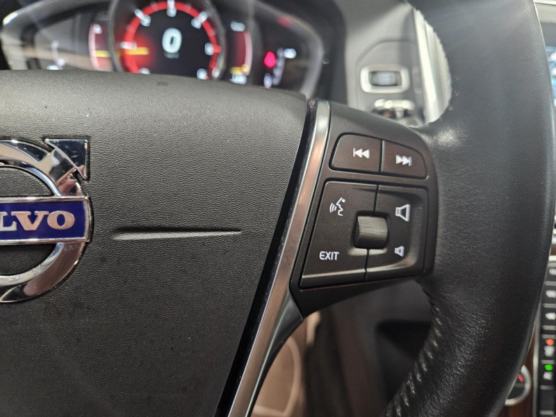 Photo 21 de l'offre de VOLVO XC60 2.0 D4 190 MOMENTUM GEARTRONIC à 23990€ chez MKP Distribution