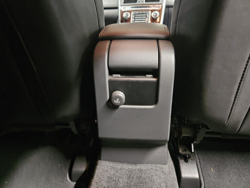 Photo 43 de l'offre de VOLVO XC60 2.0 D4 190 MOMENTUM GEARTRONIC à 23990€ chez MKP Distribution
