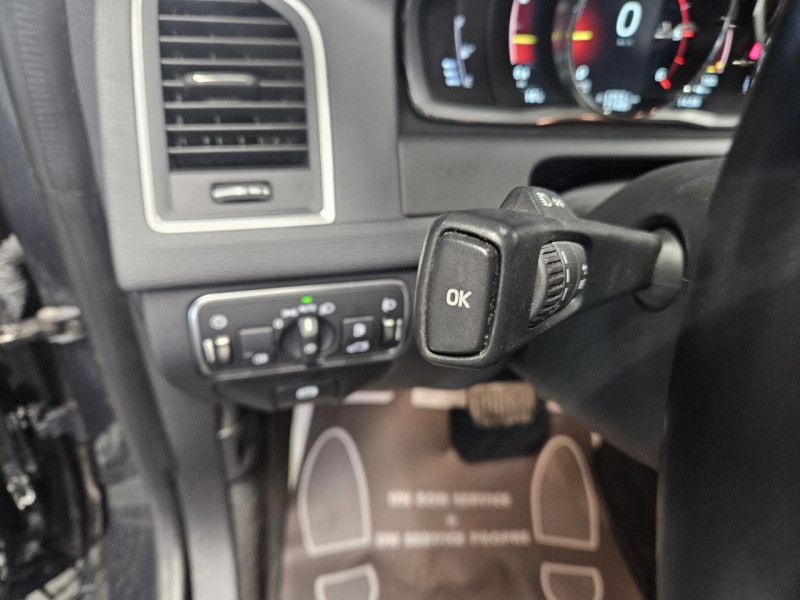 Photo 24 de l'offre de VOLVO XC60 2.0 D4 190 MOMENTUM GEARTRONIC à 23990€ chez MKP Distribution