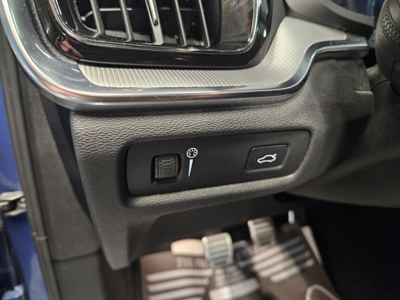 Photo 25 de l'offre de VOLVO V60 2.0 D3 150 R-Design BVM6 à 23490€ chez MKP Distribution