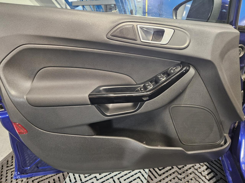 Photo 37 de l'offre de FORD FIESTA 1.0 ECOBOOST 100 EDITION BVM5 à 8990€ chez MKP Distribution