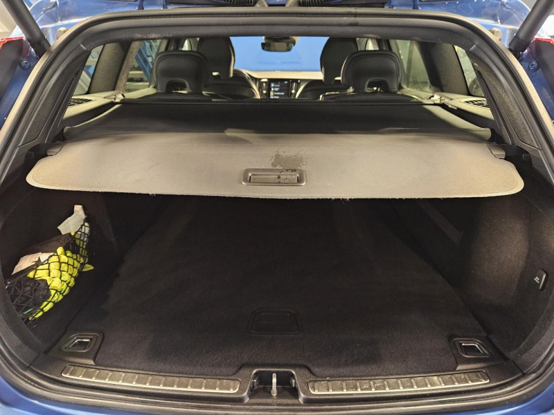 Photo 9 de l'offre de VOLVO V60 2.0 D3 150 R-Design BVM6 à 23490€ chez MKP Distribution