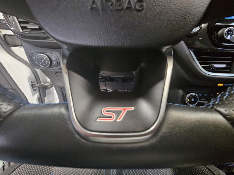 Photo 21 de l'offre de FORD FIESTA ST 1.5 ECOBOOST 200 ST PACK BVM6 à 19990€ chez MKP Distribution