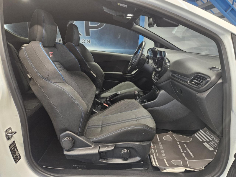 Photo 14 de l'offre de FORD FIESTA ST 1.5 ECOBOOST 200 ST PACK BVM6 à 19990€ chez MKP Distribution