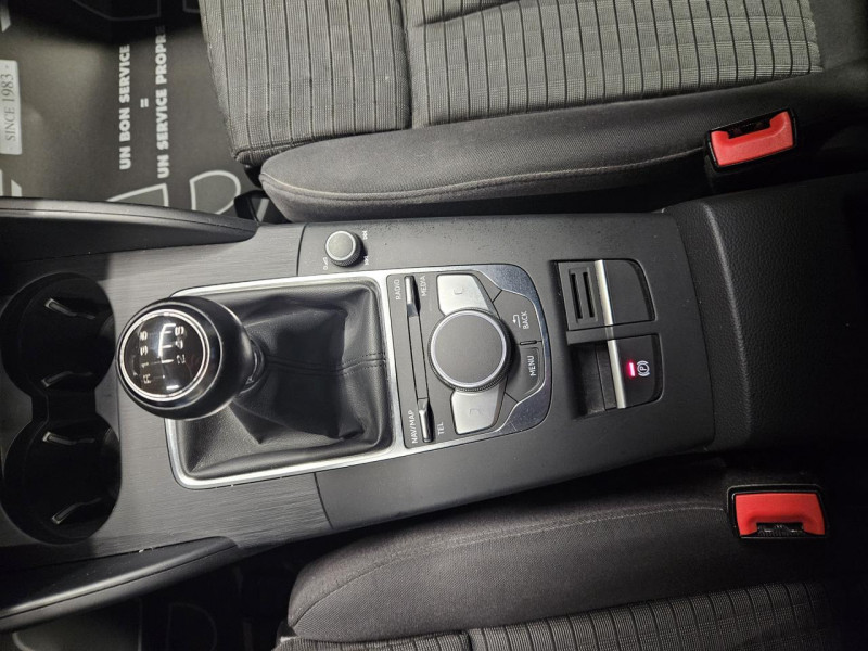 Photo 31 de l'offre de AUDI A3 SPORTBACK 1.5 35 TFSI 150 SPORT + PACK S-LINE à 17990€ chez MKP Distribution