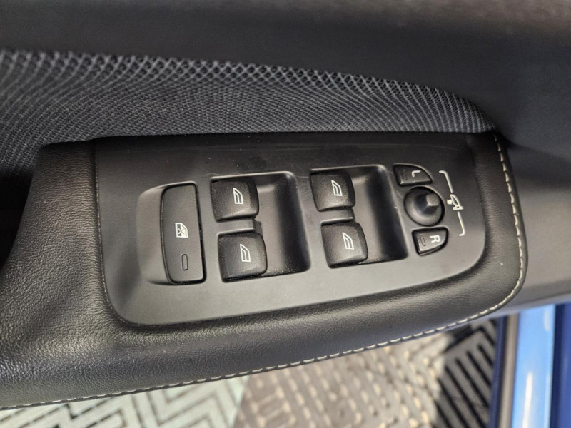 Photo 49 de l'offre de VOLVO V60 2.0 D3 150 R-Design BVM6 à 23490€ chez MKP Distribution