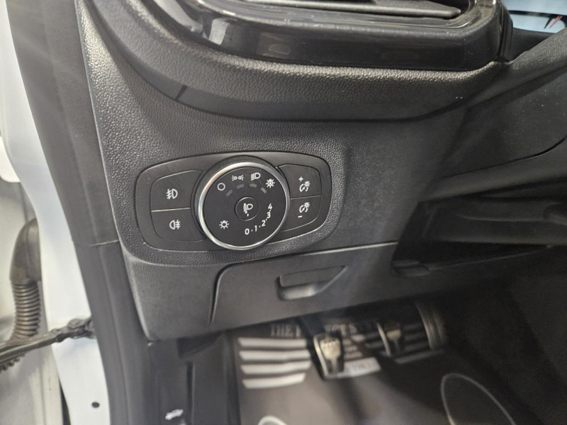 Photo 24 de l'offre de FORD FIESTA ST 1.5 ECOBOOST 200 ST PACK BVM6 à 19990€ chez MKP Distribution
