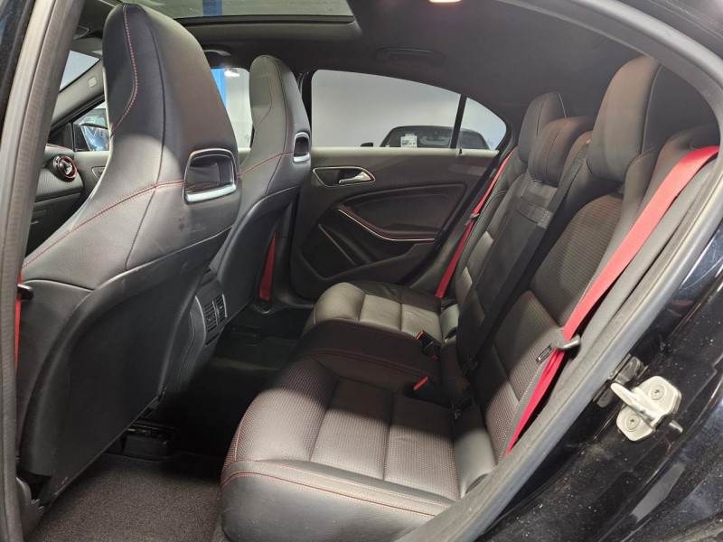Photo 15 de l'offre de MERCEDES-BENZ CLASSE A A45 AMG 2.0 360 4-Matic 7-G DCT à 23990€ chez MKP Distribution