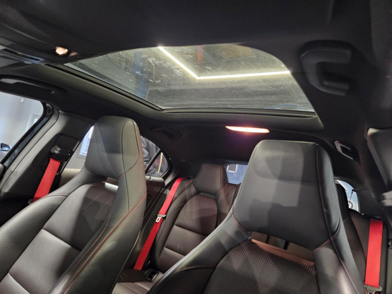 Photo 46 de l'offre de MERCEDES-BENZ CLASSE A A45 AMG 2.0 360 4-Matic 7-G DCT à 23990€ chez MKP Distribution