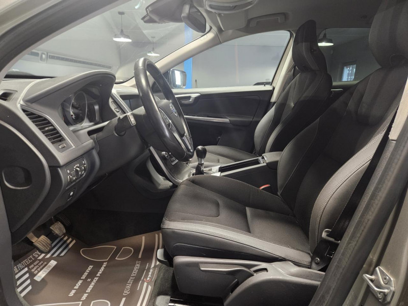 Photo 14 de l'offre de VOLVO XC60 2.0 D3 136 Momentum BVM6 à 17990€ chez MKP Distribution