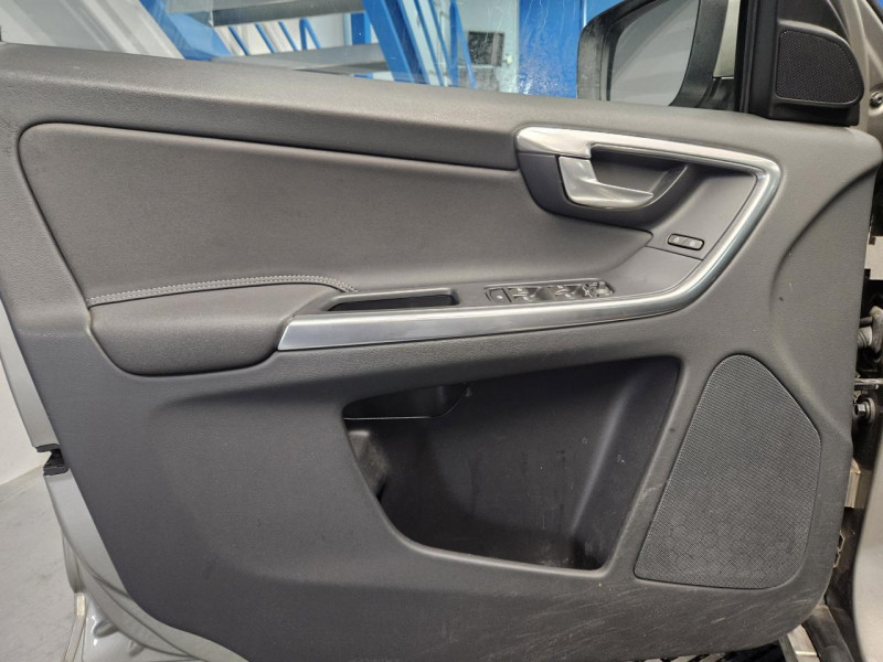 Photo 41 de l'offre de VOLVO XC60 2.0 D3 136 Momentum BVM6 à 17990€ chez MKP Distribution