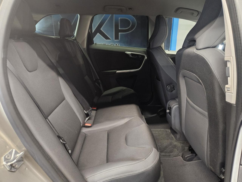 Photo 17 de l'offre de VOLVO XC60 2.0 D3 136 Momentum BVM6 à 17990€ chez MKP Distribution
