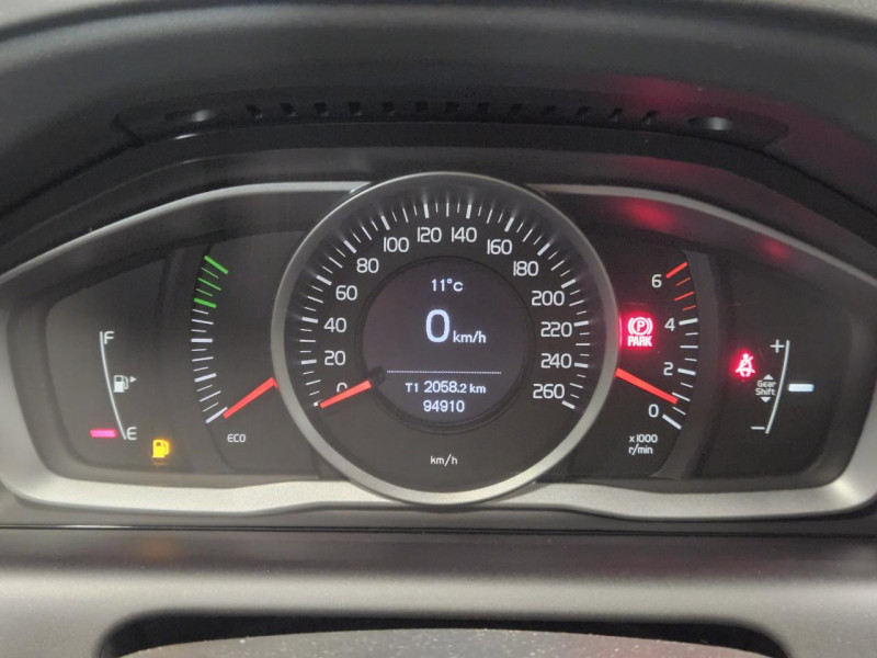 Photo 18 de l'offre de VOLVO XC60 2.0 D3 136 Momentum BVM6 à 17990€ chez MKP Distribution