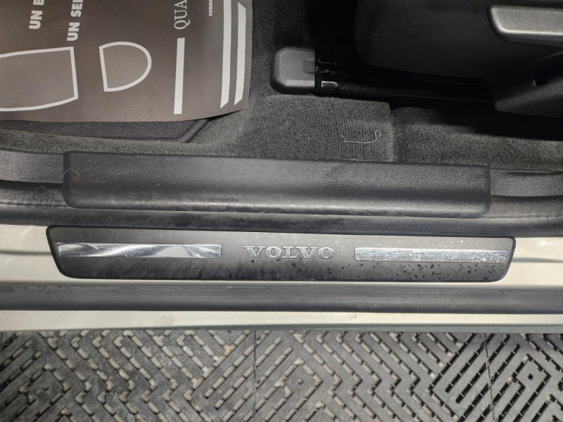 Photo 46 de l'offre de VOLVO XC60 2.0 D3 136 Momentum BVM6 à 17990€ chez MKP Distribution