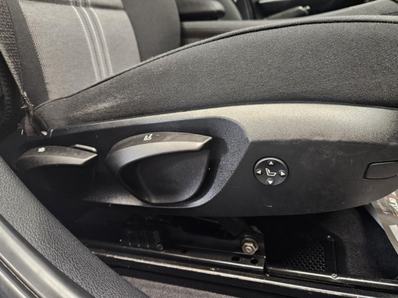 Photo 39 de l'offre de BMW X1 2.0 sDrive18i 136  CONFORT BVM6 à 10990€ chez MKP Distribution