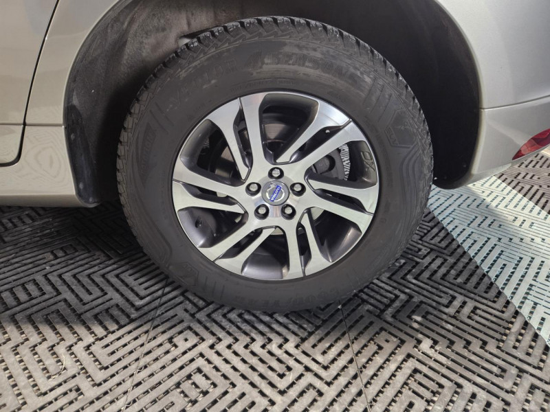 Photo 48 de l'offre de VOLVO XC60 2.0 D3 136 Momentum BVM6 à 17990€ chez MKP Distribution