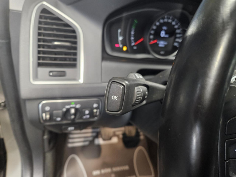 Photo 24 de l'offre de VOLVO XC60 2.0 D3 136 Momentum BVM6 à 17990€ chez MKP Distribution