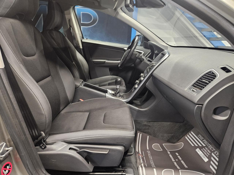 Photo 15 de l'offre de VOLVO XC60 2.0 D3 136 Momentum BVM6 à 17990€ chez MKP Distribution
