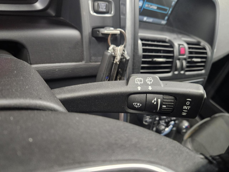 Photo 23 de l'offre de VOLVO XC60 2.0 D3 136 Momentum BVM6 à 17990€ chez MKP Distribution