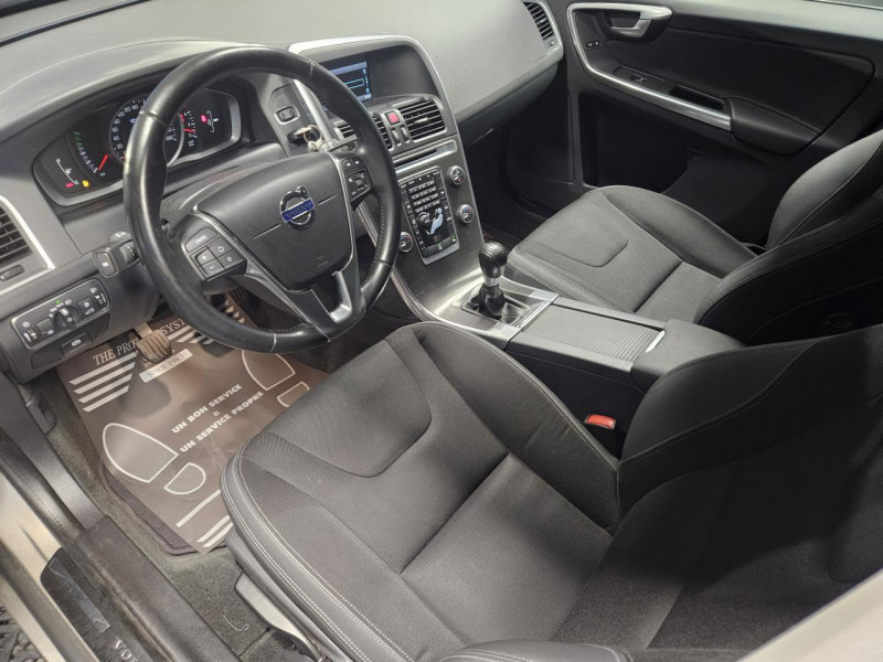 Photo 13 de l'offre de VOLVO XC60 2.0 D3 136 Momentum BVM6 à 17990€ chez MKP Distribution