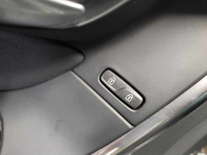 Photo 44 de l'offre de VOLVO XC60 2.0 D3 136 Momentum BVM6 à 17990€ chez MKP Distribution