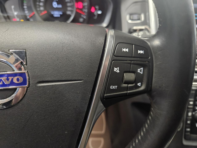 Photo 21 de l'offre de VOLVO XC60 2.0 D3 136 Momentum BVM6 à 17990€ chez MKP Distribution