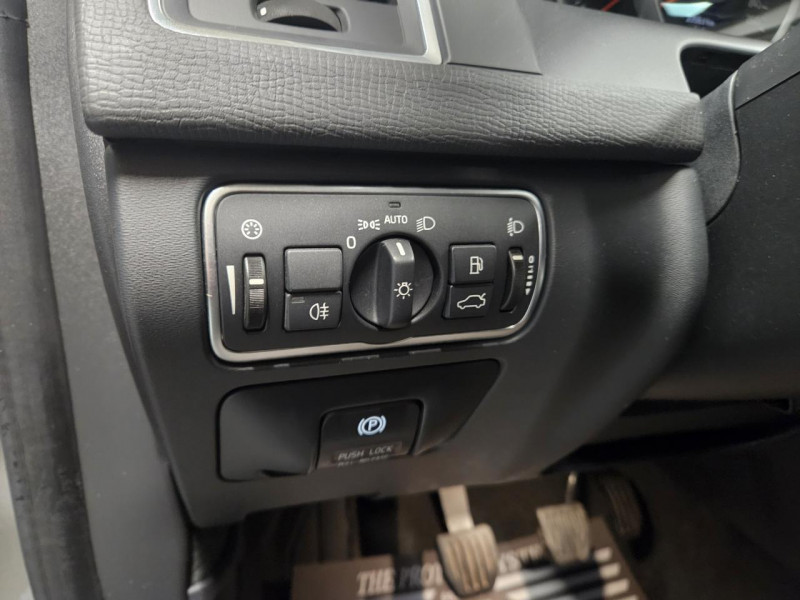 Photo 27 de l'offre de VOLVO XC60 2.0 D3 136 Momentum BVM6 à 17990€ chez MKP Distribution