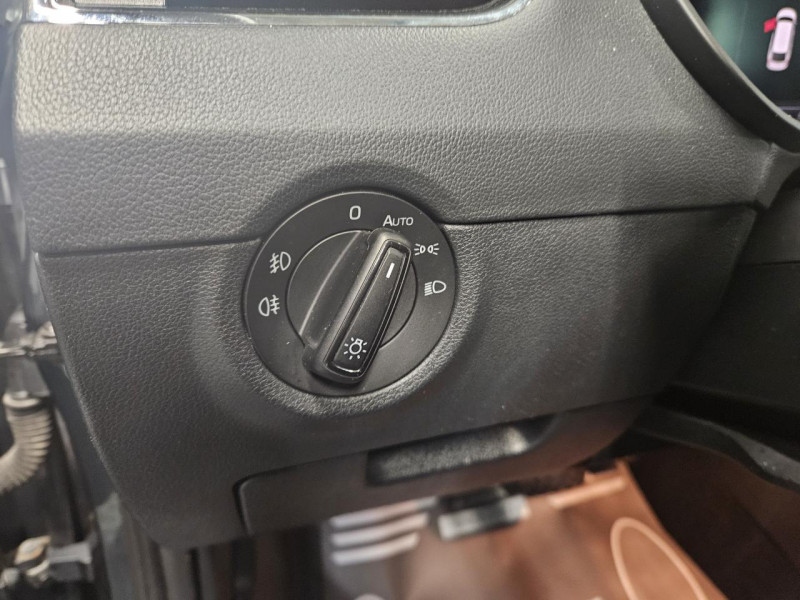 Photo 24 de l'offre de SKODA OCTAVIA 1.6 TDI  116 Business DSG à 12990€ chez MKP Distribution