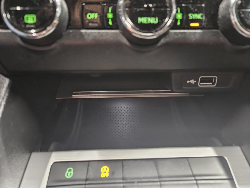 Photo 31 de l'offre de SKODA OCTAVIA 1.6 TDI  116 Business DSG à 12990€ chez MKP Distribution