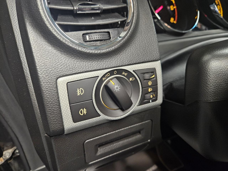 Photo 26 de l'offre de OPEL ANTARA 2.2 CDTI 163 Cosmo Pack BVM6 à 11490€ chez MKP Distribution