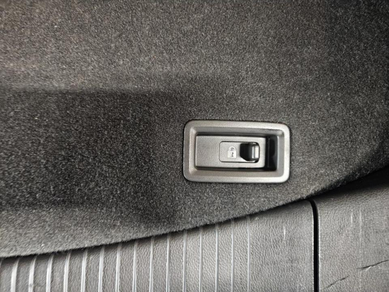 Photo 41 de l'offre de OPEL ANTARA 2.2 CDTI 163 Cosmo Pack BVM6 à 11490€ chez MKP Distribution