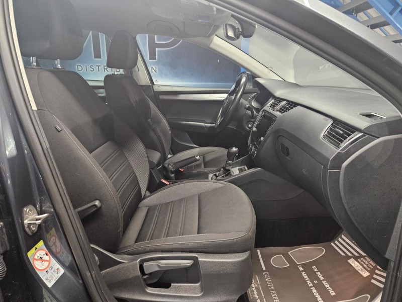 Photo 14 de l'offre de SKODA OCTAVIA 1.6 TDI  116 Business DSG à 12990€ chez MKP Distribution