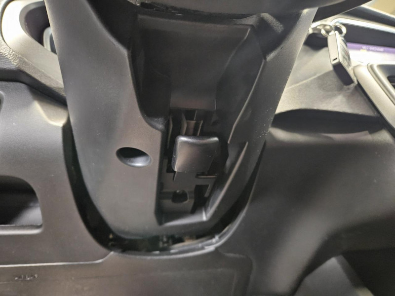 Photo 26 de l'offre de VOLVO V40 2.0 T2 122 Momentum BVM6 à 14990€ chez MKP Distribution