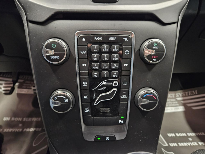 Photo 31 de l'offre de VOLVO V40 2.0 T2 122 Momentum BVM6 à 14990€ chez MKP Distribution