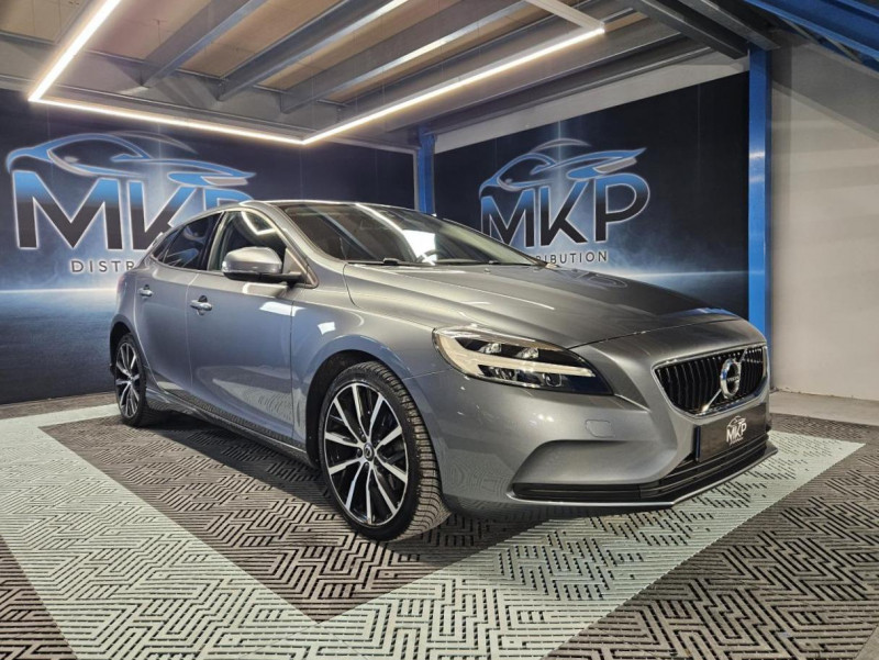 Photo 7 de l'offre de VOLVO V40 2.0 T2 122 Momentum BVM6 à 14990€ chez MKP Distribution