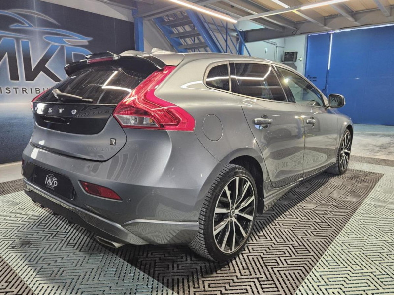 Photo 6 de l'offre de VOLVO V40 2.0 T2 122 Momentum BVM6 à 14990€ chez MKP Distribution