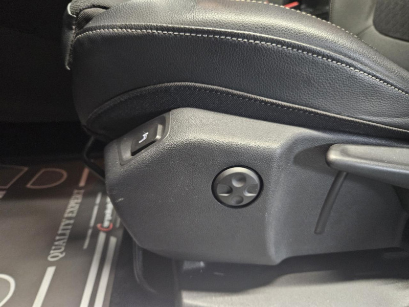 Photo 42 de l'offre de OPEL CROSSLAND X 1.5 Diesel 130 BVA6 Innovation Business à 15490€ chez MKP Distribution