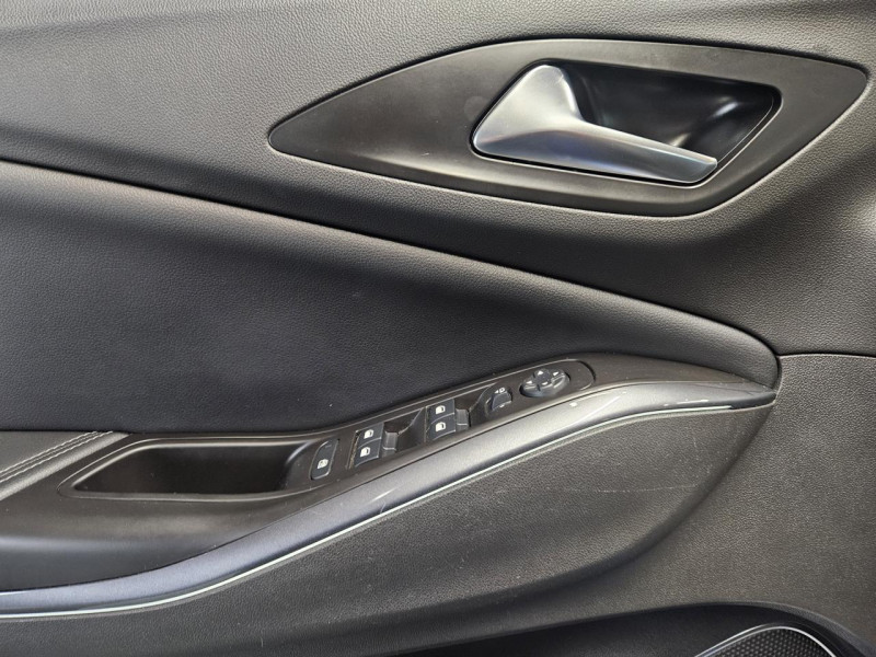 Photo 50 de l'offre de OPEL CROSSLAND X 1.5 Diesel 130 BVA6 Innovation Business à 15490€ chez MKP Distribution