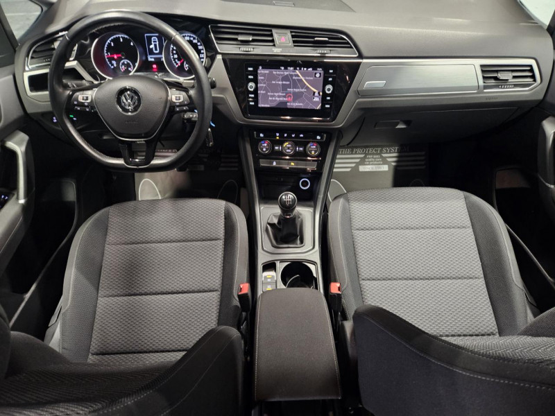 Photo 12 de l'offre de VOLKSWAGEN TOURAN 1.6 TDI 115 7 Places Confortline BVM6 à 19990€ chez MKP Distribution