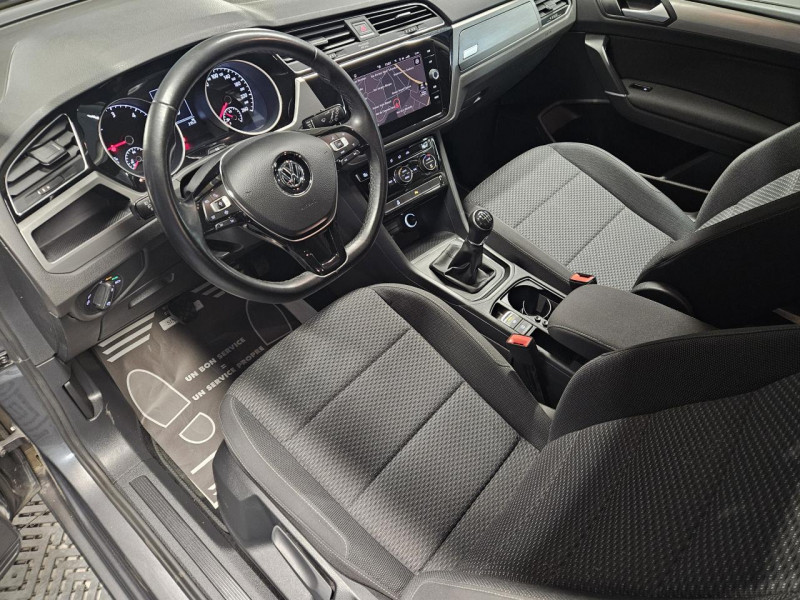 Photo 11 de l'offre de VOLKSWAGEN TOURAN 1.6 TDI 115 7 Places Confortline BVM6 à 19990€ chez MKP Distribution