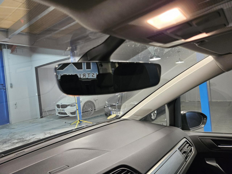 Photo 42 de l'offre de VOLKSWAGEN TOURAN 1.6 TDI 115 7 Places Confortline BVM6 à 19990€ chez MKP Distribution