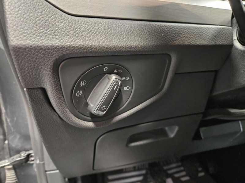 Photo 24 de l'offre de VOLKSWAGEN TOURAN 1.6 TDI 115 7 Places Confortline BVM6 à 19990€ chez MKP Distribution