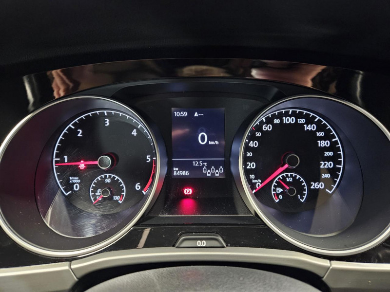 Photo 17 de l'offre de VOLKSWAGEN TOURAN 1.6 TDI 115 7 Places Confortline BVM6 à 19990€ chez MKP Distribution