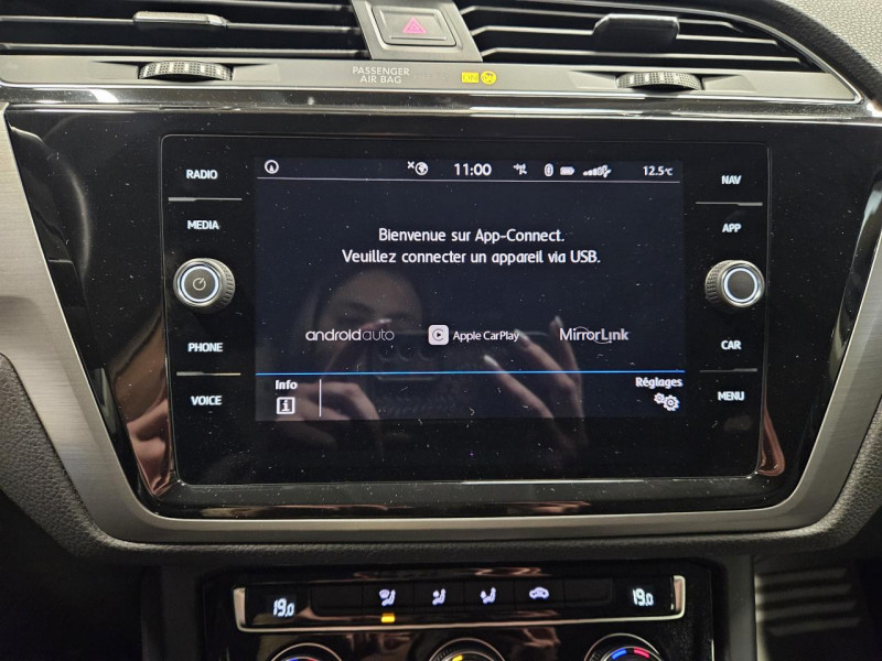 Photo 28 de l'offre de VOLKSWAGEN TOURAN 1.6 TDI 115 7 Places Confortline BVM6 à 19990€ chez MKP Distribution