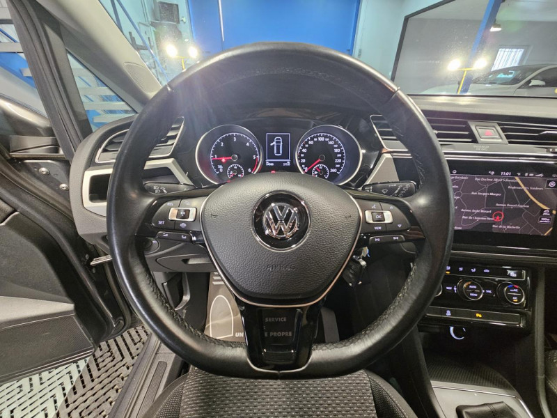 Photo 18 de l'offre de VOLKSWAGEN TOURAN 1.6 TDI 115 7 Places Confortline BVM6 à 19990€ chez MKP Distribution